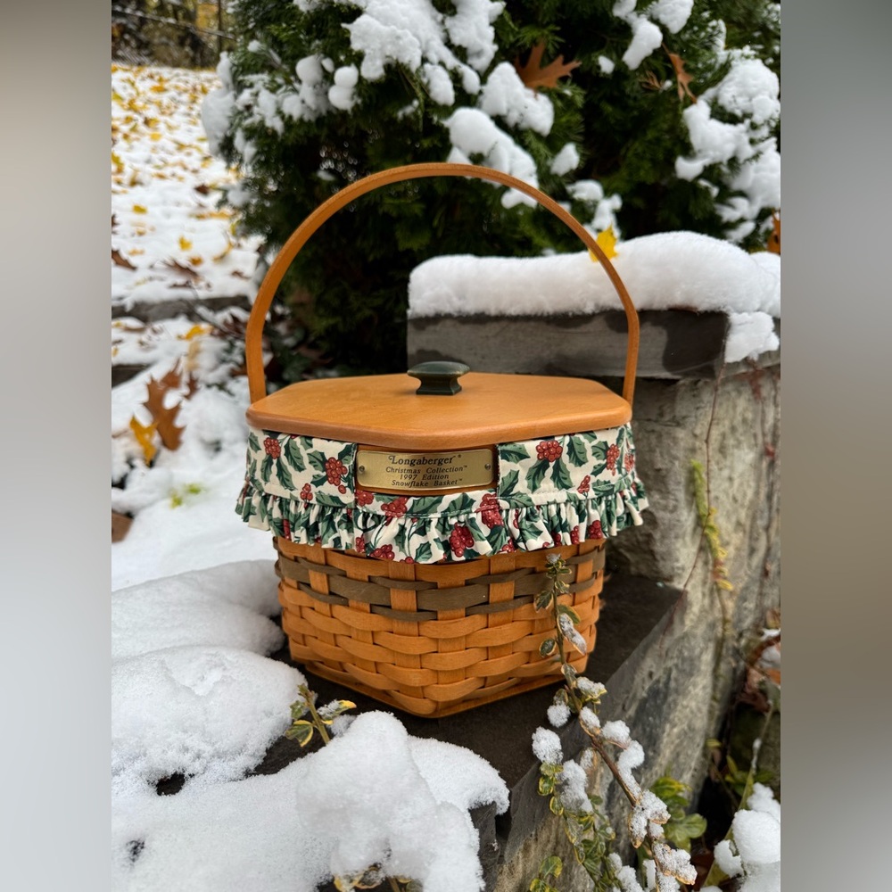 Vintage Hexagonal Christmas Basket with Lid and Organizer Insert Longaberger 97